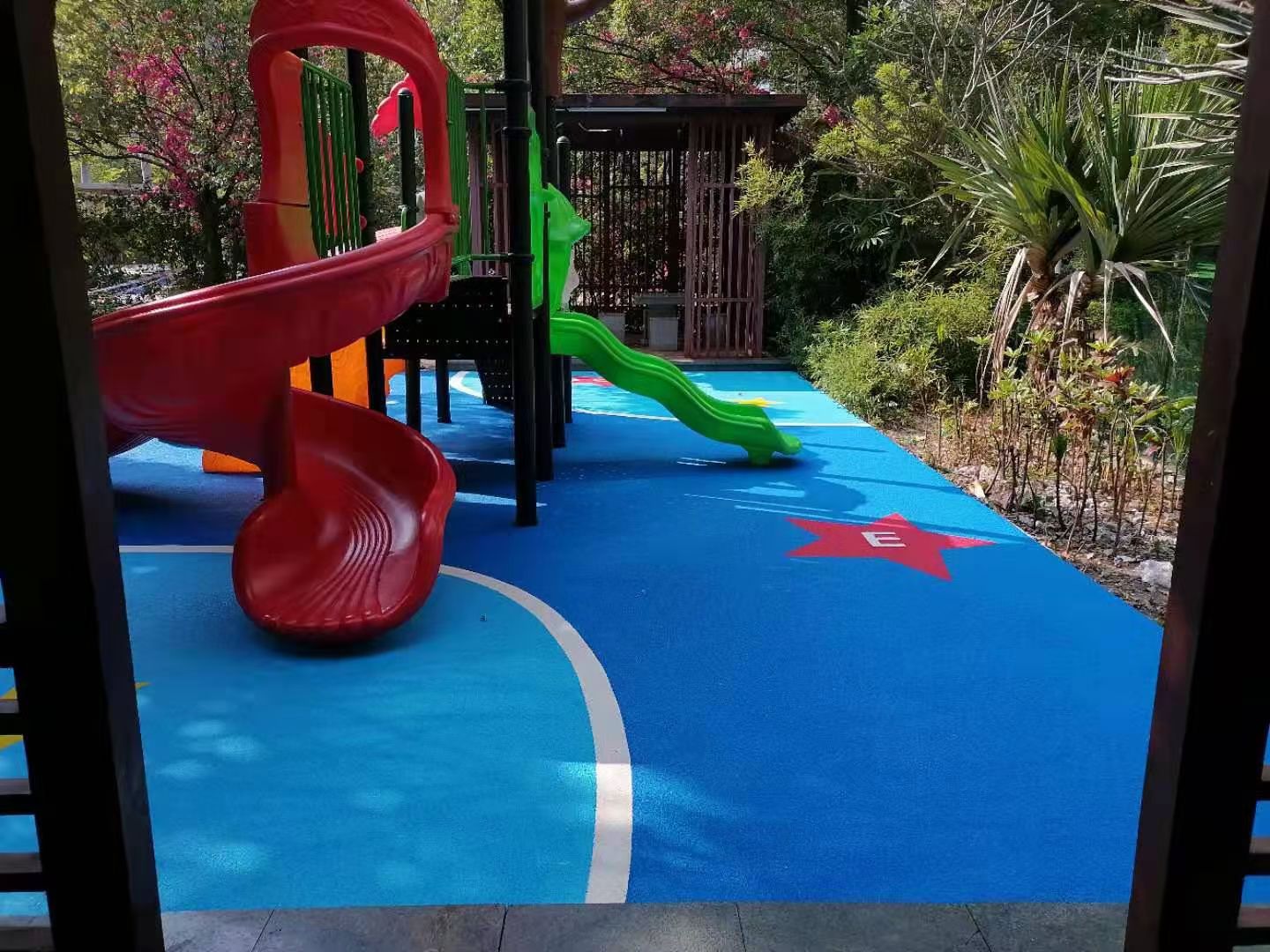 幼儿园专用EPDM跑道，不黄变胶水，耐黄变胶水